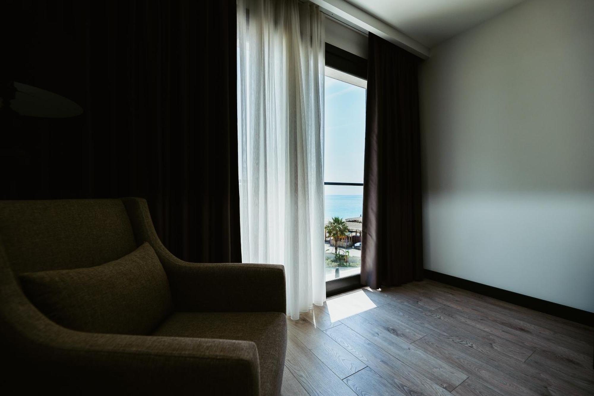 Palladium Beach Hotel- Private Beach Included Dhërmi Exteriör bild